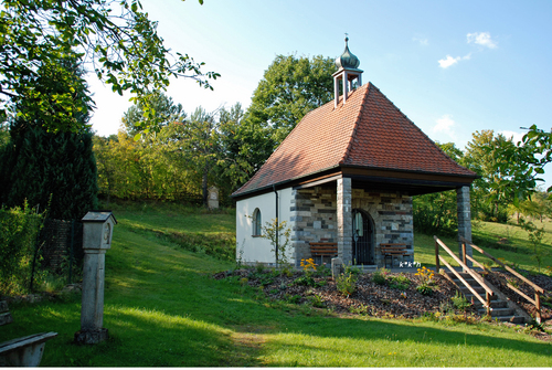 Bild:Kapelle Wendelinus Waldfenster 1